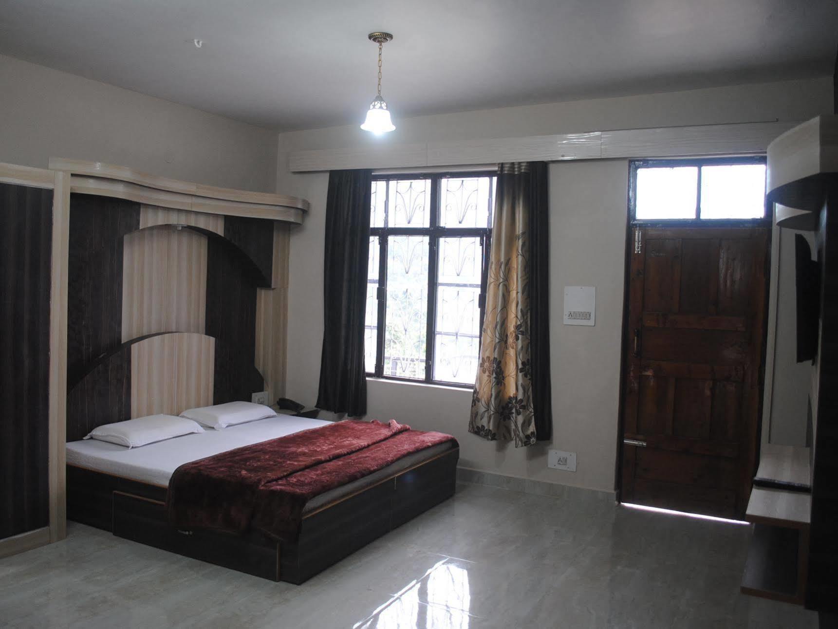 Dharamkot Inn Dharamshala Buitenkant foto