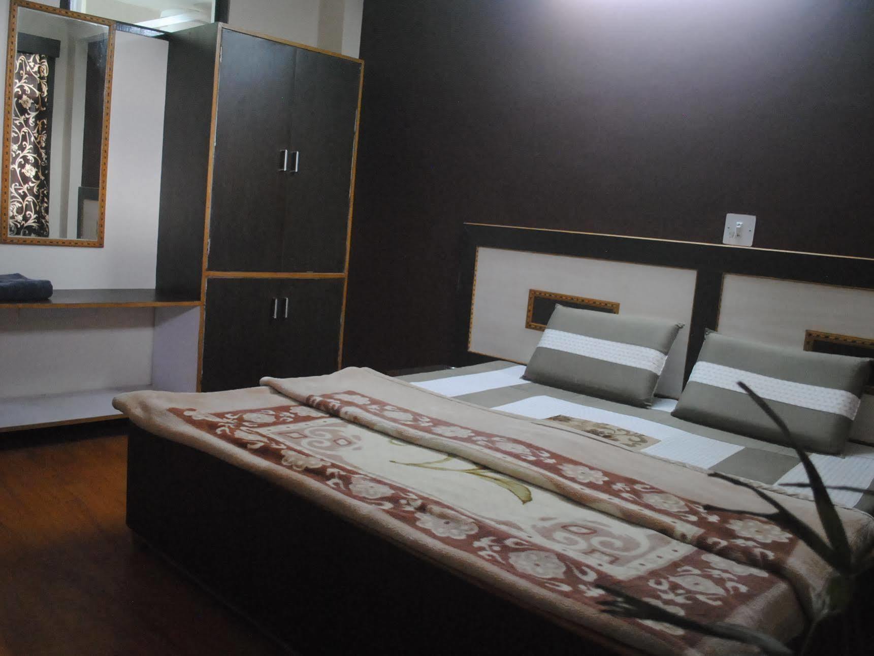 Dharamkot Inn Dharamshala Buitenkant foto